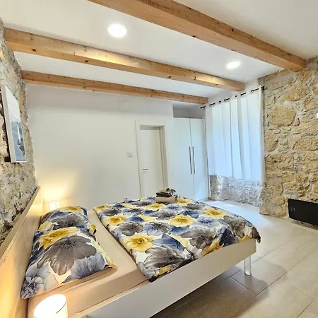 Stone House With Pool Villa Tribalj (Primorsko-Goranska)