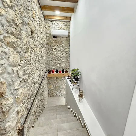 Stone House With Pool Villa