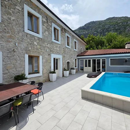 Stone House With Pool * Tribalj (Primorsko-Goranska)