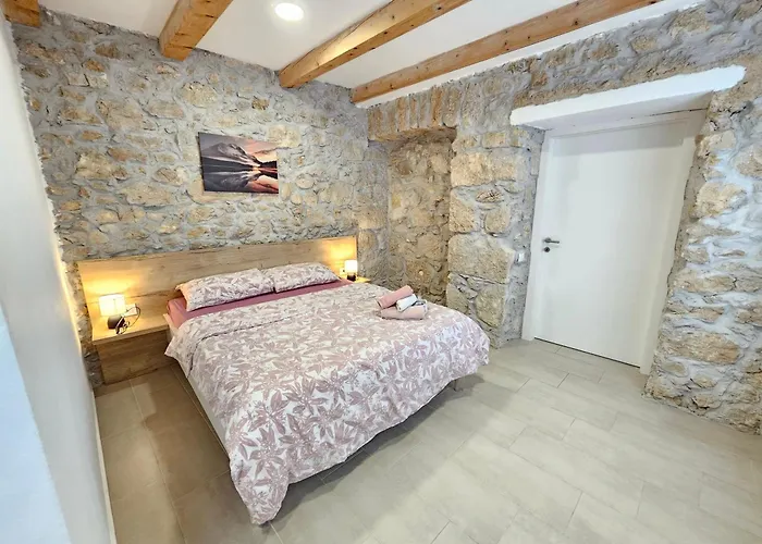 Vilă Stone House With Pool Tribalj (Primorsko-Goranska)