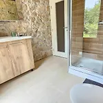 فيلة Stone House With Pool *