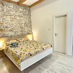 Stone House With Pool فيلة Tribalj (Primorsko-Goranska)