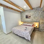 Stone House With Pool Tribalj (Primorsko-Goranska)