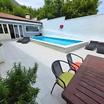 Stone House With Pool فيلة