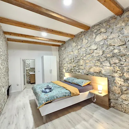 Stone House With Pool Villa *
