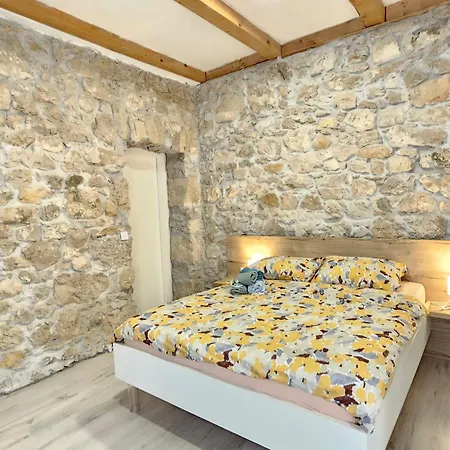 Stone House With Pool Tribalj (Primorsko-Goranska)