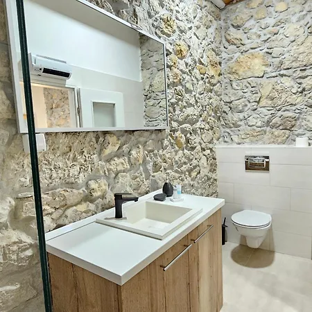 Villa Stone House With Pool Tribalj (Primorsko-Goranska)