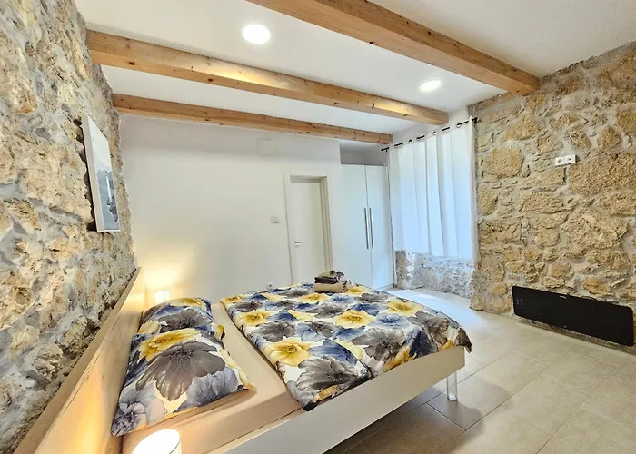 Stone House With Pool Villa Tribalj (Primorsko-Goranska)