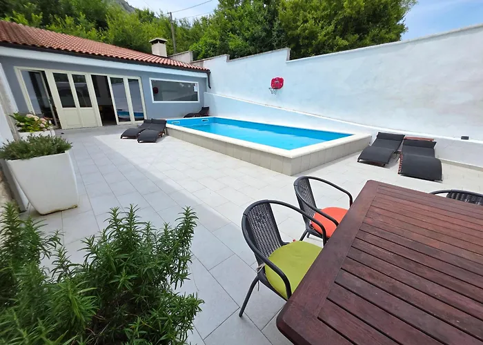Stone House With Pool Villa