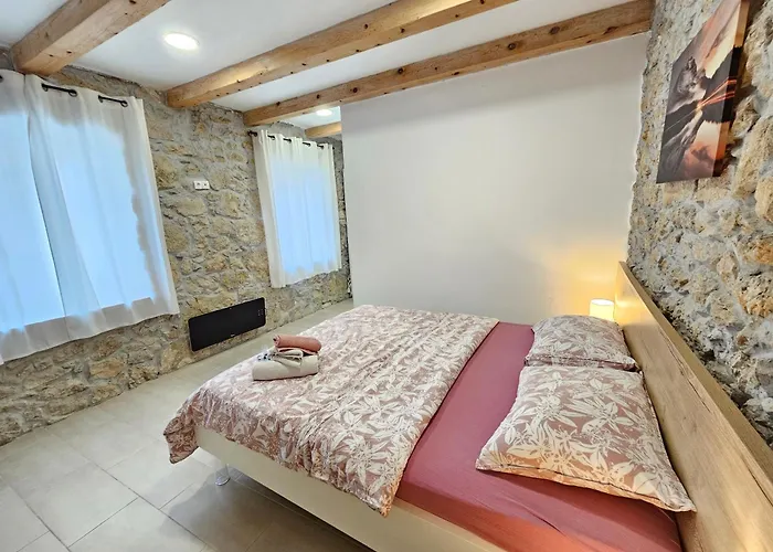 Villa Stone House With Pool *