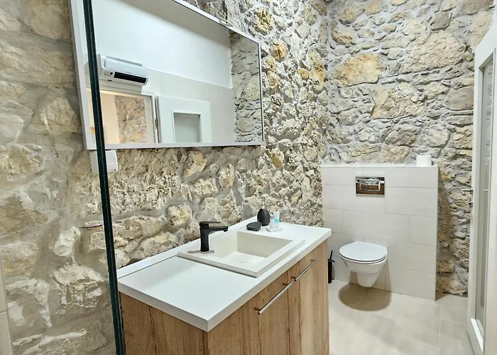 Villa Stone House With Pool Tribalj (Primorsko-Goranska)